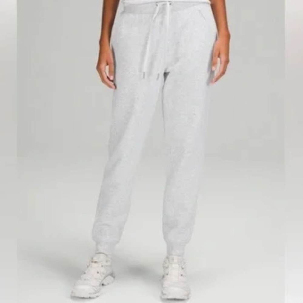 lululemon athletica Scuba High-Rise Jogger - Light Gray